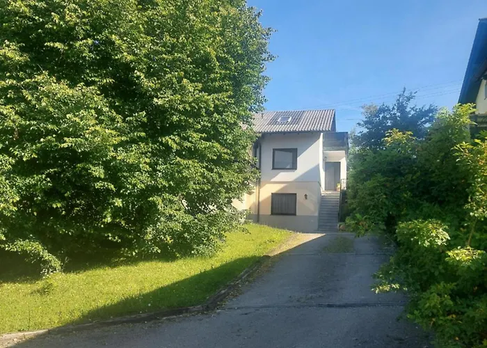 Unter Der Linde Appartement *