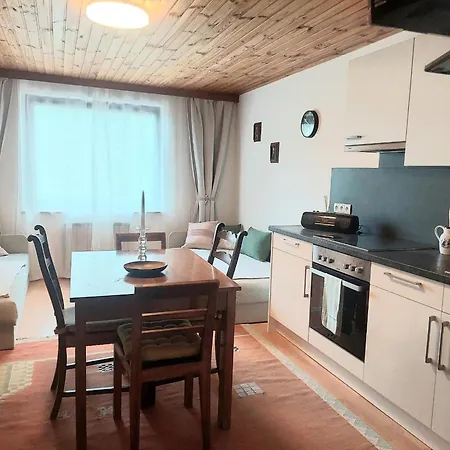 Unter Der Linde Apartment